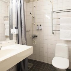 Отель Scandic Pohjanhovi Финляндия, Рованиеми - 5 отзывов об отеле, цены и фото номеров - забронировать отель Scandic Pohjanhovi онлайн ванная