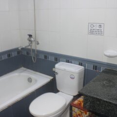 Отель Hanoi Traveller Hostel Вьетнам, Ханой - отзывы, цены и фото номеров - забронировать отель Hanoi Traveller Hostel онлайн ванная