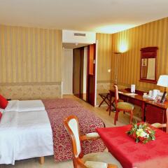 Отель Golden Tulip De Medici Брюгге фото 7