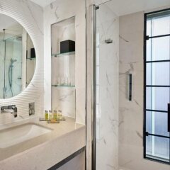 Отель DoubleTree by Hilton London – West End ванная