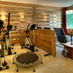 Отель Le Grand Chalet фитнесс-зал