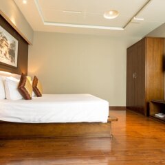Grand Silverland Hotel & Spa сейф в номере