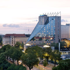 Estrel Hotel Berlin городской автобус