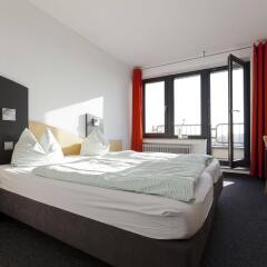Отель DJH City-Hostel Köln-Riehl Германия, Кёльн - отзывы, цены и фото номеров - забронировать отель DJH City-Hostel Köln-Riehl онлайн комната для гостей