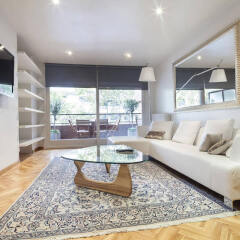 Отель Classic Bonanova - 4 Bedroom Apartment 2nd Floor - MSB 56028 Испания, Барселона - отзывы, цены и фото номеров - забронировать отель Classic Bonanova - 4 Bedroom Apartment 2nd Floor - MSB 56028 онлайн комната для гостей фото 2
