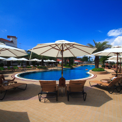 Отель Thai Garden Resort бассейн