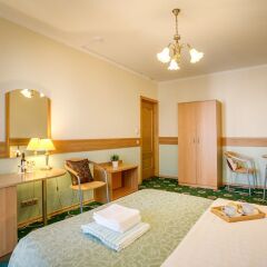 Гостиница #41 OREKHOVO APARTMENTS with 3 bedrooms near Tsaritsyno park в Москве отзывы, цены и фото номеров - забронировать гостиницу #41 OREKHOVO APARTMENTS with 3 bedrooms near Tsaritsyno park онлайн Москва комната для гостей фото 5