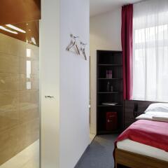 Отель Boutique Hotel Donauwalzer Австрия, Вена - 7 отзывов об отеле, цены и фото номеров - забронировать отель Boutique Hotel Donauwalzer онлайн сейф в номере
