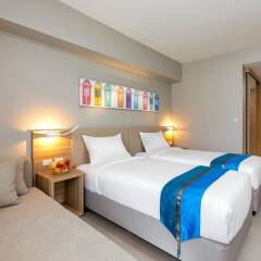Oakwood Hotel Journeyhub Phuket Патонг фото 2
