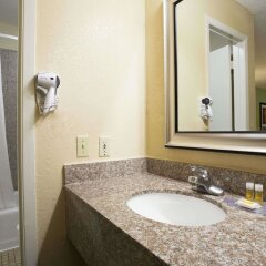 Отель Days Inn by Wyndham Dallas Irving США, Ирвинг - отзывы, цены и фото номеров - забронировать отель Days Inn by Wyndham Dallas Irving онлайн ванная фото 2