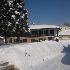 Отель Holiday Village Kedar Боровец парковка