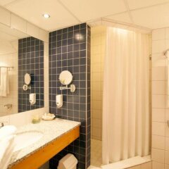 Отель Rogner Hotel Tirana Албания, Тирана - отзывы, цены и фото номеров - забронировать отель Rogner Hotel Tirana онлайн ванная