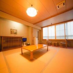 Отель Aizu Higashiyama Onsen Tsuki no Akari Айдзувакамацу комната для гостей фото 3