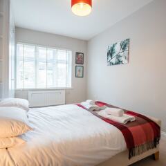 Отель Modern Richmond Home near the River Thames комната для гостей фото 5