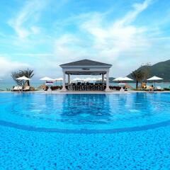 Отель Vinpearl Discovery 1 Nha Trang бассейн