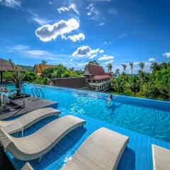 Отель Andaman Beach Suites Пхукет бассейн фото 2