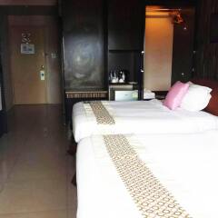 Отель Patong Heritage Патонг сейф в номере