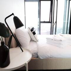 Отель Stunning Apt with Infinity Pool & Gym спа