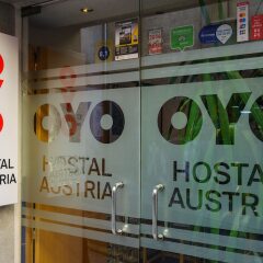 Отель OYO Hostal Austria банкомат