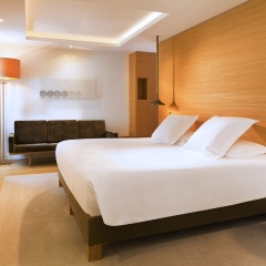Hotel Marignan Champs-Elysées комната для гостей фото 2