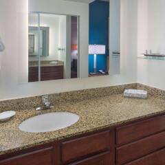 Отель Residence Inn by Marriott Newark Elizabeth/Liberty International Airpo США, Элизабет - отзывы, цены и фото номеров - забронировать отель Residence Inn by Marriott Newark Elizabeth/Liberty International Airpo онлайн ванная фото 2