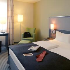 Mercure Airport Hotel Berlin Tegel комната для гостей
