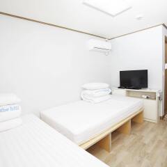 Отель GUEST HOUSE the hill Южная Корея, Сеул - отзывы, цены и фото номеров - забронировать отель GUEST HOUSE the hill онлайн комната для гостей фото 2