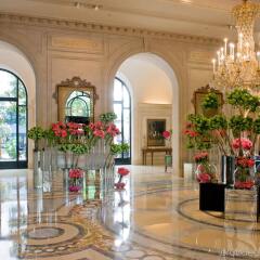 Отель Four Seasons George V Париж интерьер отеля