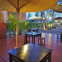 Отель Dacha Resort Phuket питание