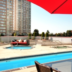 Отель Hilton Vancouver Metrotown Канада, Бурнаби - отзывы, цены и фото номеров - забронировать отель Hilton Vancouver Metrotown онлайн бассейн фото 2