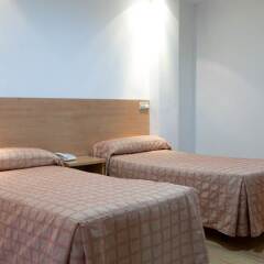 Отель Hostal Apolo комната для гостей фото 5
