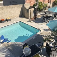Hotel Le Reve Pasadena бассейн