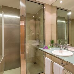 Отель Ayre Hotel Caspe Испания, Барселона - 8 отзывов об отеле, цены и фото номеров - забронировать отель Ayre Hotel Caspe онлайн ванная фото 2