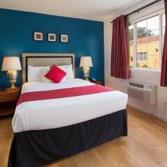 Отель The Alpine Inn & Suites комната для гостей фото 5