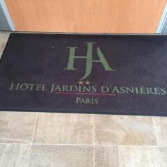 Отель Les Jardins d'Asnières спортивное сооружение