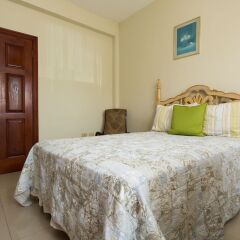 Апартаменты New Kingston Guest Apartment at Inglaterra I комната для гостей фото 5