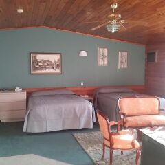 Отель Alpine Inn комната для гостей