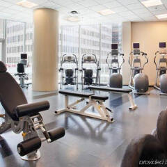 Отель Vancouver Marriott Pinnacle Downtown Hotel Канада, Ванкувер - отзывы, цены и фото номеров - забронировать отель Vancouver Marriott Pinnacle Downtown Hotel онлайн фитнесс-зал фото 4