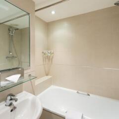 Отель Mercure London Kensington ванная фото 2