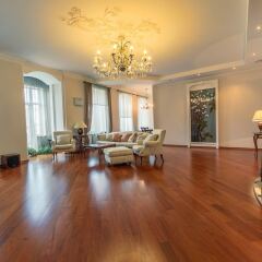 Гостиница Royal suites in the city center