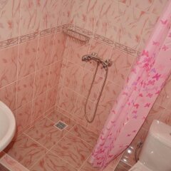 Гостиница Viktoriya Guest House в Анапе отзывы, цены и фото номеров - забронировать гостиницу Viktoriya Guest House онлайн Анапа ванная