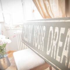 Отель Breathtaking 4BD Apt 5min Walk to Duomo балкон