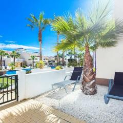 Отель Villa Bennecke Oasis Рохалес балкон