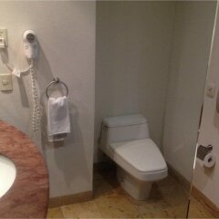 Отель Real Inn Perinorte Тлальнепантла-де-Бас ванная