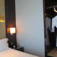 Park Hotel Farrer Park сейф в номере
