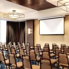 Отель Hilton Garden Inn Calgary Downtown фото 2