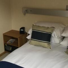 Отель York Aparthotel сейф в номере
