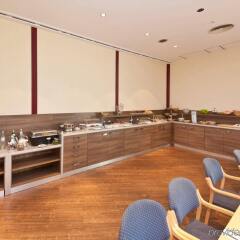Отель Novum Hotel Madison Düsseldorf Hauptbahnhof Германия, Дюссельдорф - 8 отзывов об отеле, цены и фото номеров - забронировать отель Novum Hotel Madison Düsseldorf Hauptbahnhof онлайн питание фото 2
