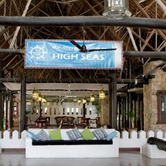 Отель Voyager Beach Resort гостиничный бар