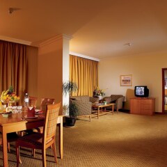 Отель Swiss-Belhotel Sharjah ОАЭ, Шарджа - отзывы, цены и фото номеров - забронировать отель Swiss-Belhotel Sharjah онлайн комната для гостей фото 5